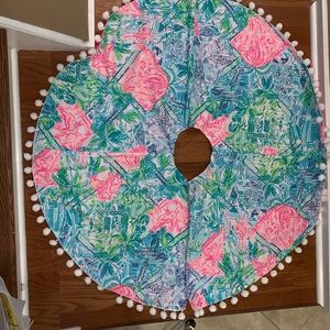 LILY PULITZER christmas tree 🎄skirt, soo cute! ❤️